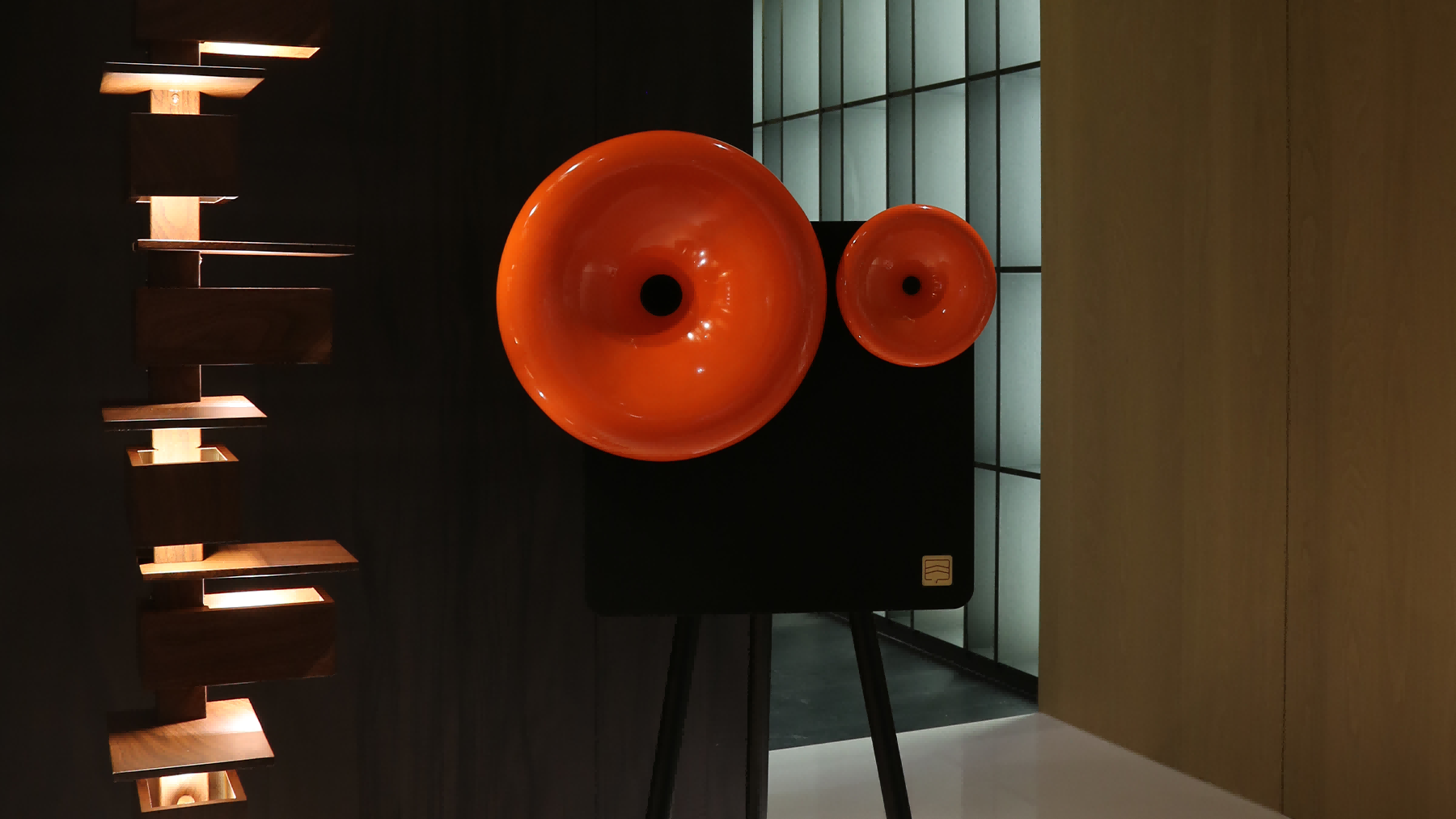 Horn Speaker Villa Cover